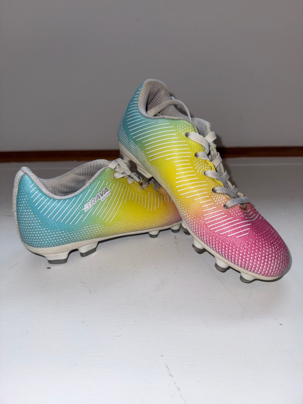 Kids' Brava Sport Rainbow Soccer Cleat - size Girls 10